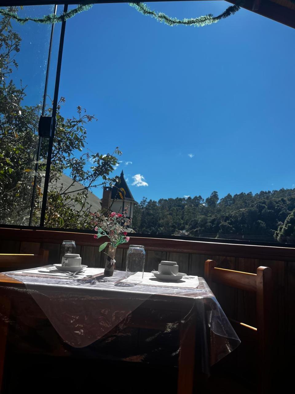 Cantinho Colibri Pensão 2*